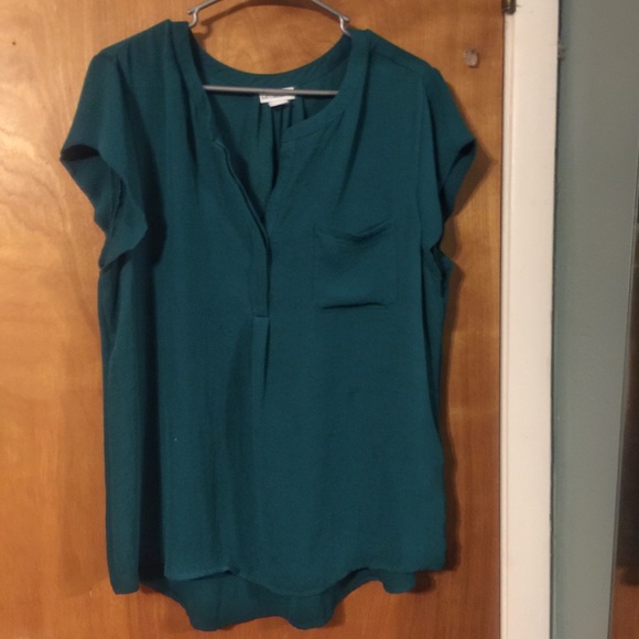 Liz Claiborne Tops - Liz Claiborne teal silky sleeveless blouse